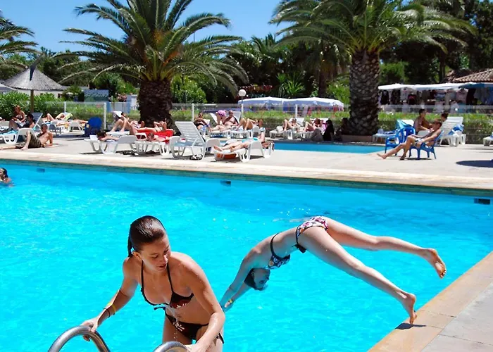 Vias-plage Les Salisses Quality Holidays * ויאס